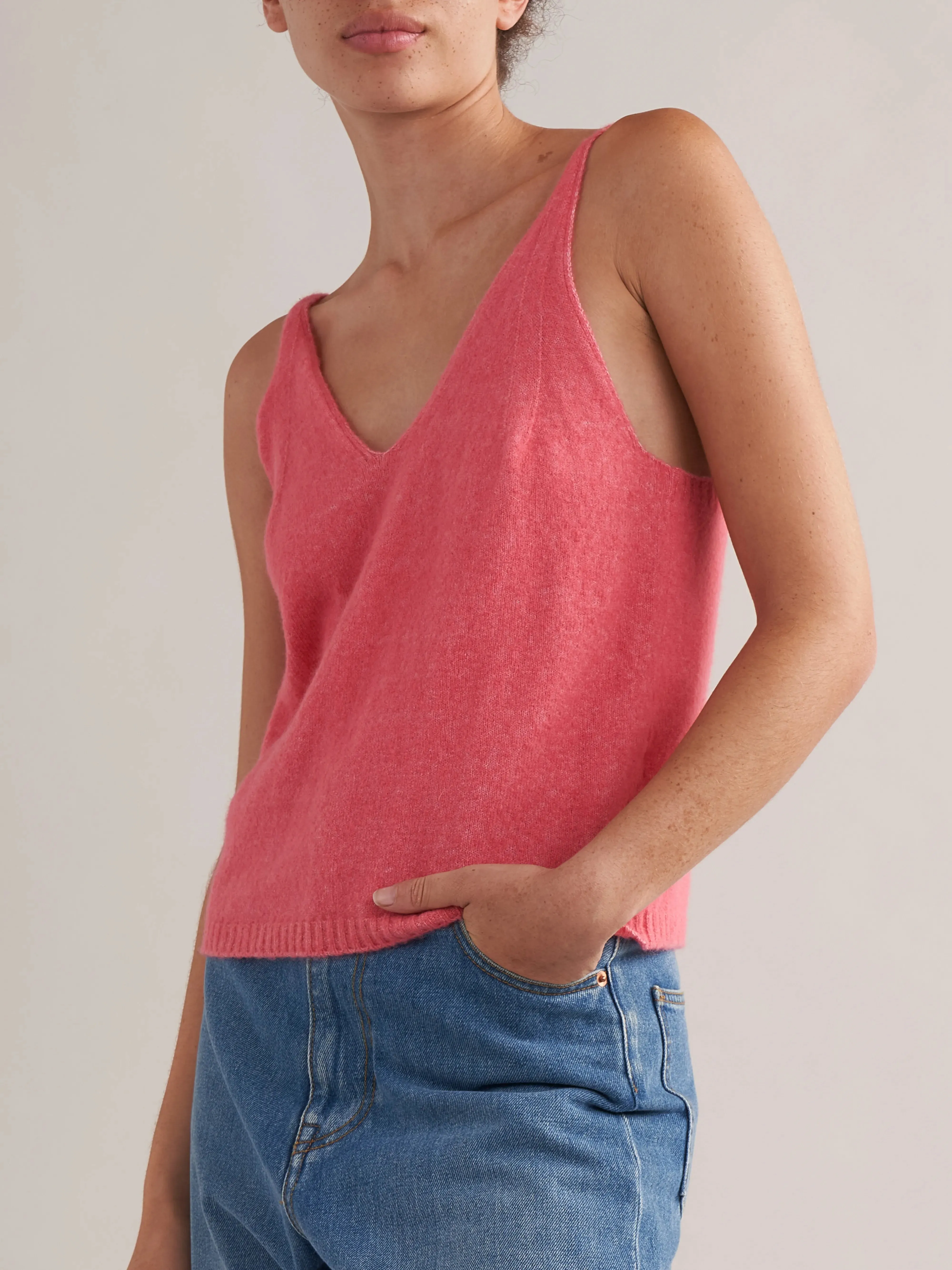 Daude  Knitted Top (232 / W / BUVARD)