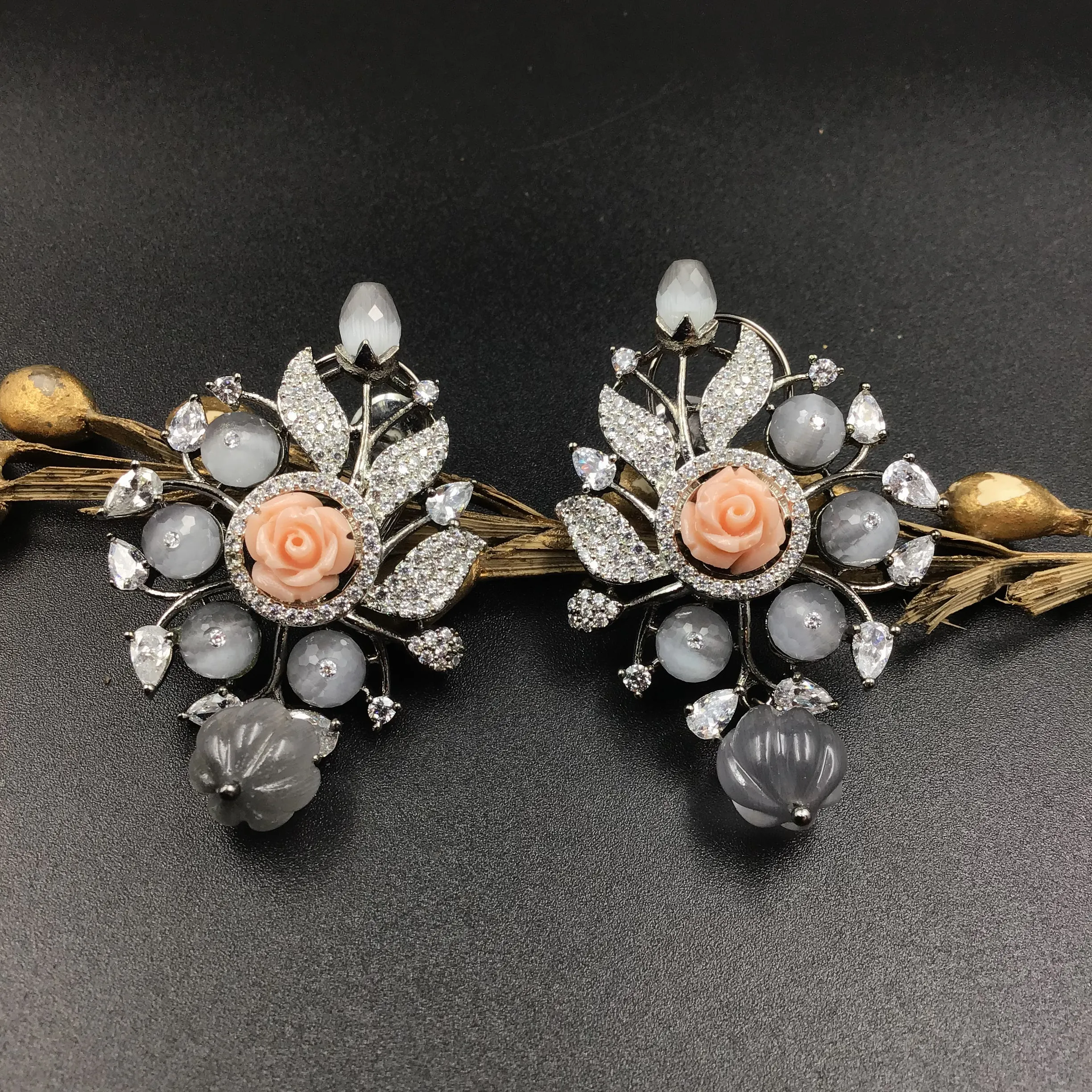 Gray Zircon/AD Light Earring 17702