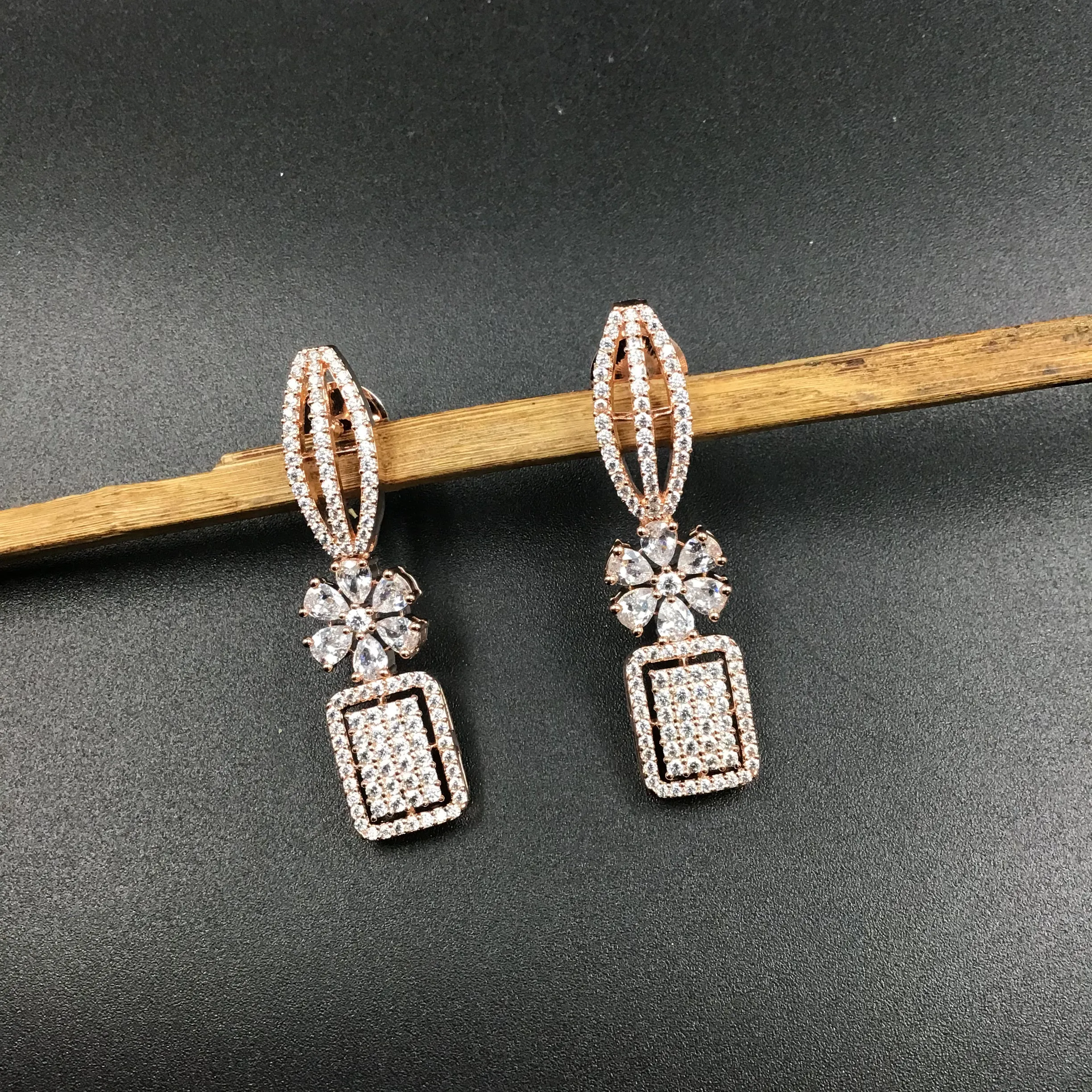 Light Earring Zircon/AD Earring 6243-08