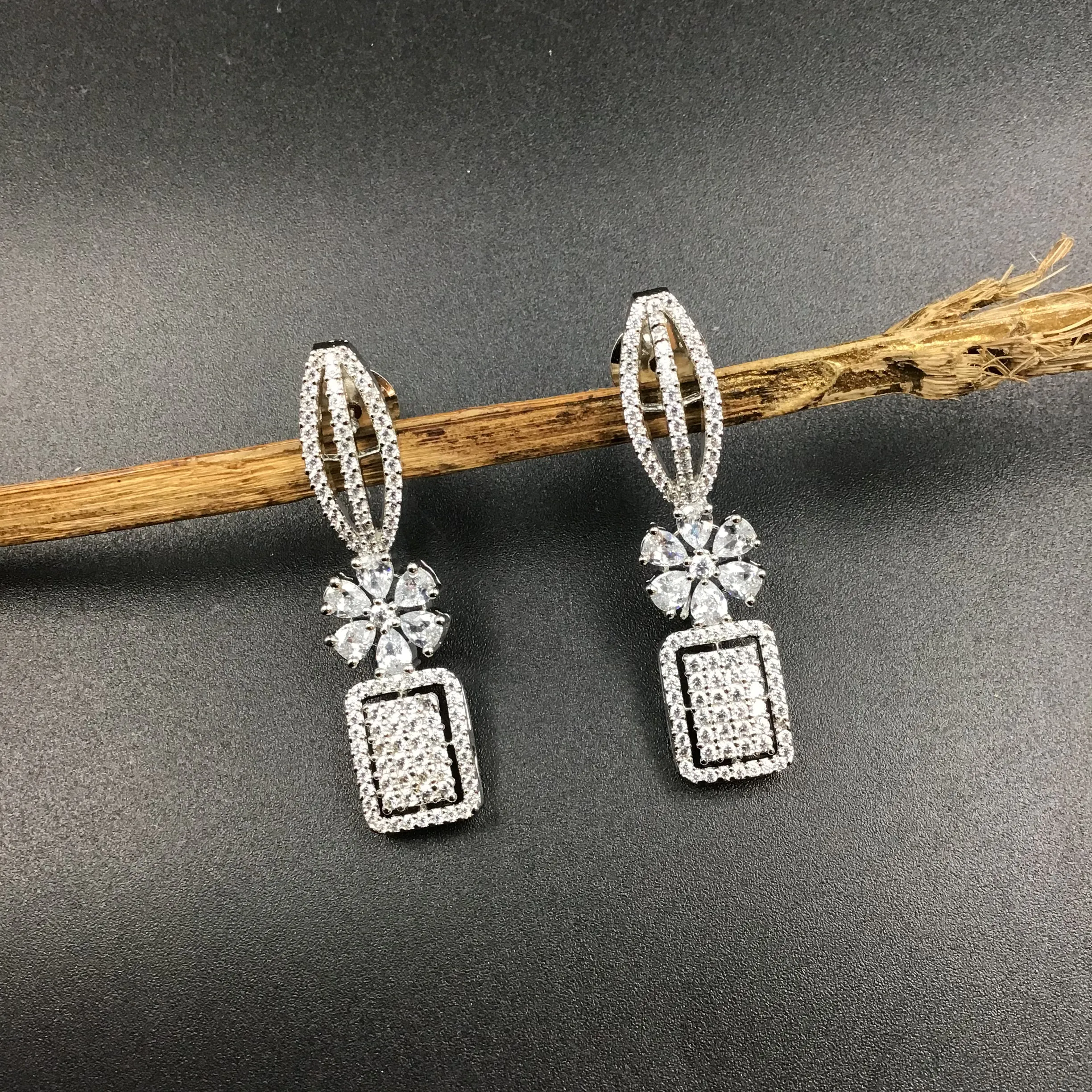Light Earring Zircon/AD Earring 6243-08