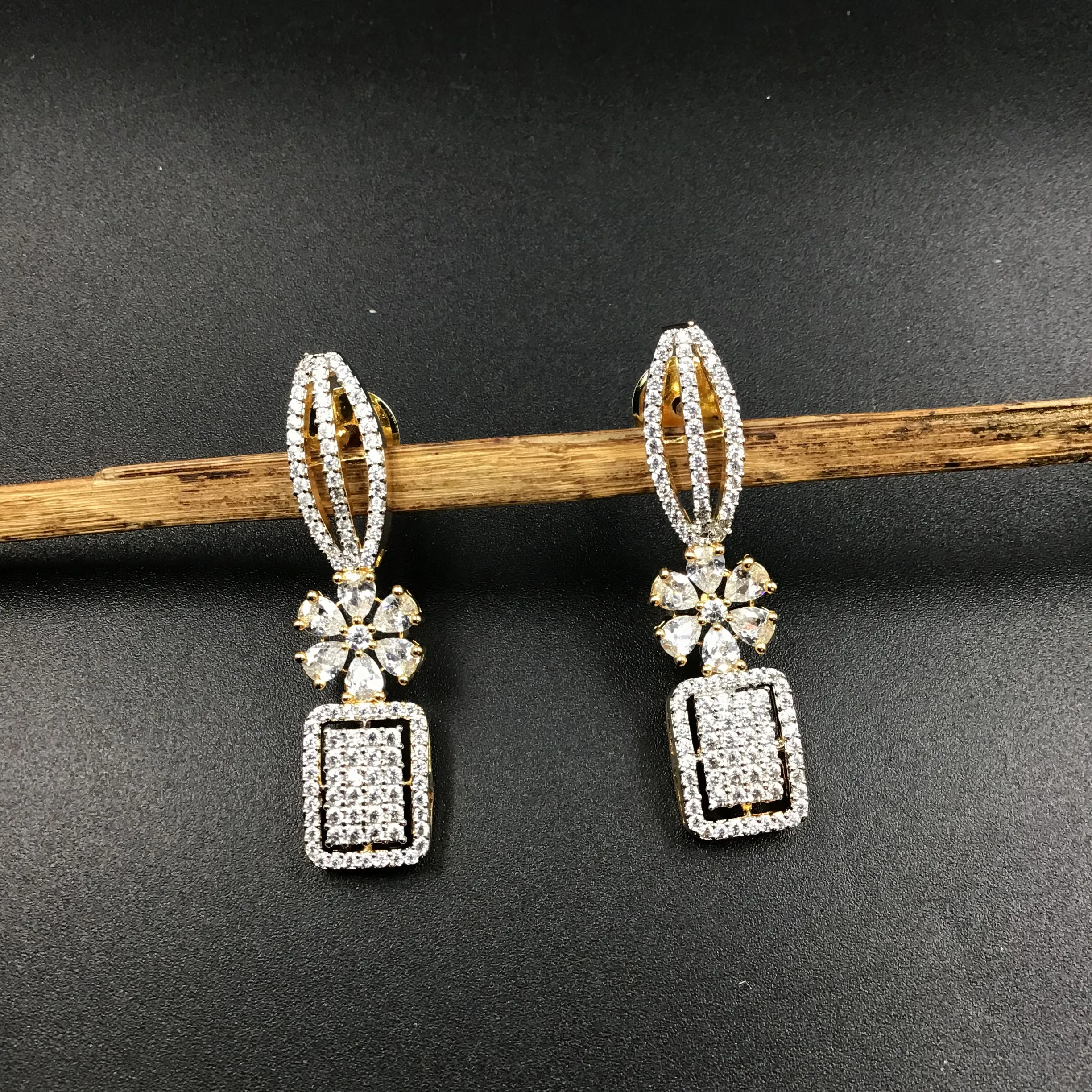 Light Earring Zircon/AD Earring 6243-08